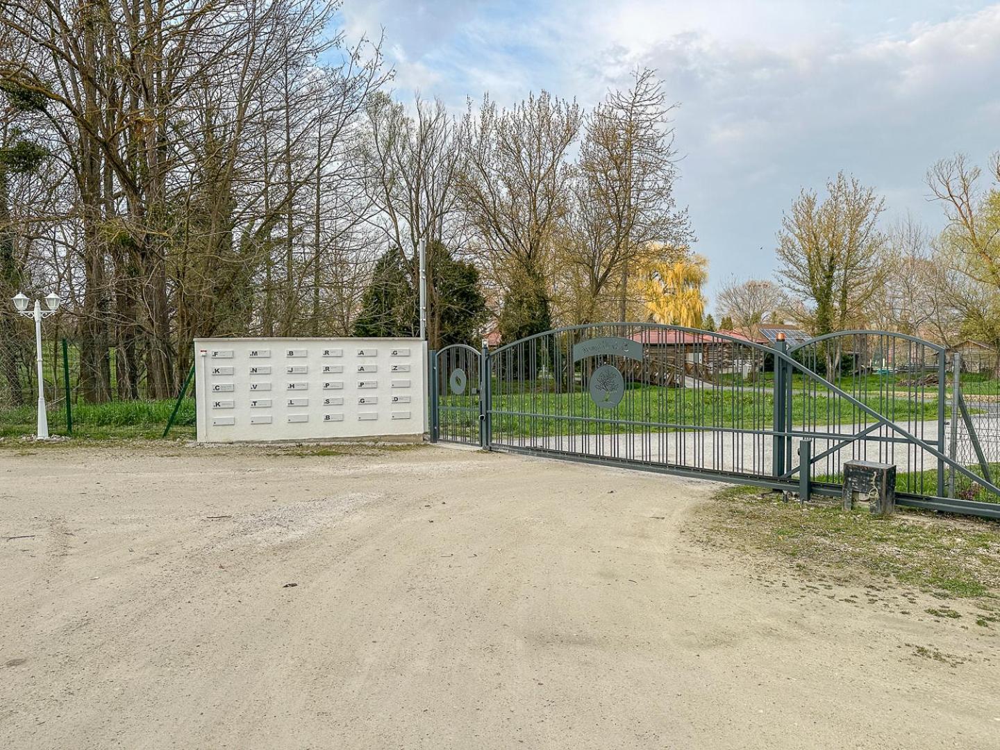 Birdie Apartman Zalacsany Bagian luar foto